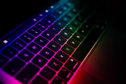 Đổi Laptop? Mình Giải Quyết Gọn Gàng Chỉ Bằng Một Con Phím Rời Kèm