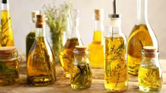  Dầu cây rum - safflower oil là gì? Lợi ích sức khỏe, tác dụng phụ cần biết 