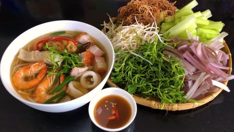 Cách làm bún mắm đậm đà thơm phức chuẩn vị miền Tây siêu đơn giản tại nhà