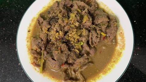 Cách làm bò xào sả nghệ chỉ với 2 bước cực đơn giản, ăn là mê