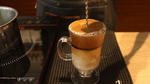 Cách pha cà phê bạc xỉu nóng đơn giản tại nhà chuẩn vị ngoài hàng