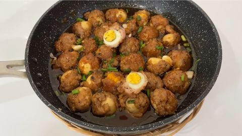 Cách làm thịt bọc trứng cút kho ngon miệng đậm đà bùi béo hấp dẫn