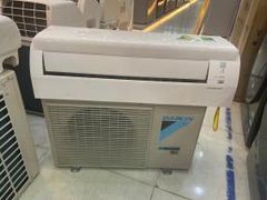 Điều hòa Daikin Inverter 8500 BTU ATKA25UAVMV 