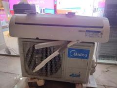  Điều hòa Midea 9000 BTU MSAFA-10CRN8 