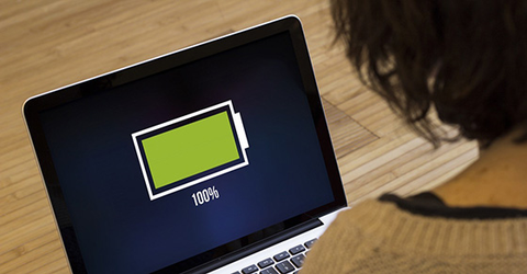 Laptop sạc đầy bao nhiêu tiếng? Cách tính thời gian sạc pin đơn giản