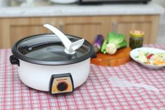  Nồi lẩu điện Sunhouse SHD 4521 