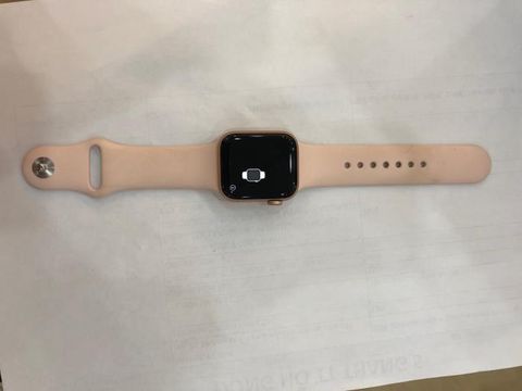 Apple Watch SE GPS, 40mm Gold Aluminium Case with Pink Sand Sport Band - Regular (MYDN2VN/A)