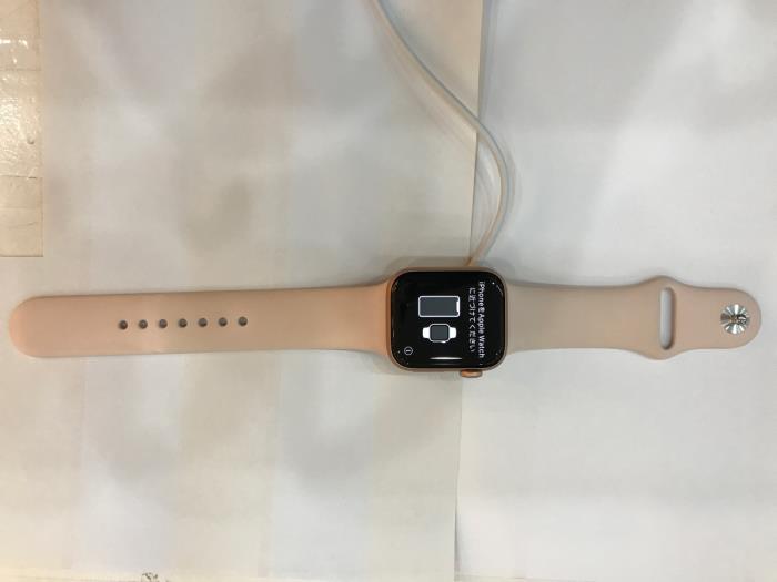 Apple Watch S5 LTE, 40mm Gold Aluminium Case with Pink Sand Sport Band