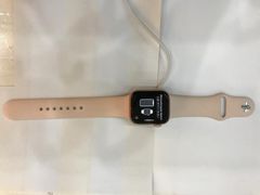  Apple Watch S5 LTE, 40mm Gold Aluminium Case with Pink Sand Sport Band 