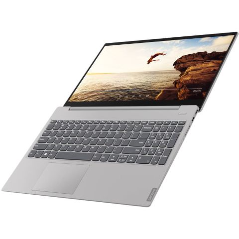 Lenovo IdeaPad Slim 3 81W000DFSB