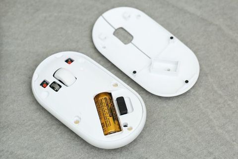 Chuột không dây Silent Logitech Pebble M350 Trắng