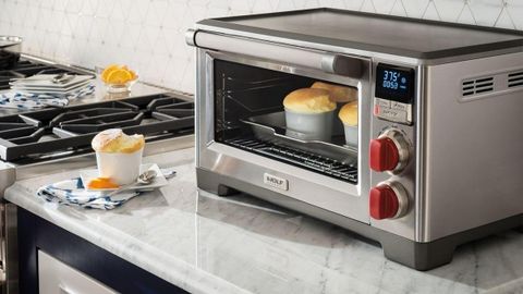 2 công dụng bất ngờ của lò nướng là hâm nóng và rã đông tiện lợi khi nấu ăn