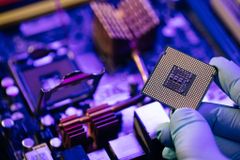  Lộ Diện Intel Core I7-13700k Ép Xung, Full 8 Nhân P-core Ở Mức 6ghz 