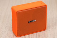  Loa Bluetooth Fenda W5 Vàng chanh 