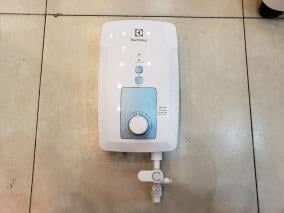 Máy nước nóng trực tiếp Electrolux 4500W EWE451GX-DWB