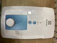  Máy nước nóng trực tiếp Electrolux 4500W EWE451GX-DWB 
