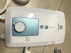  Máy nước nóng trực tiếp Electrolux 4500W EWE451GX-DWB 
