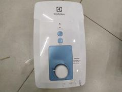  Máy nước nóng trực tiếp Electrolux 4500W EWE451GX-DWB 