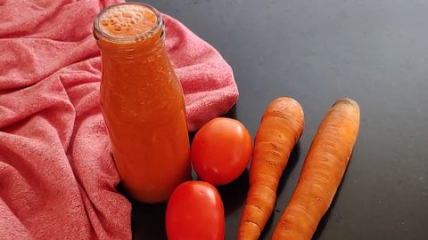 3 Cách làm sinh tố cà chua cà rốt giảm cân đẹp dáng thanh mát cho chị em