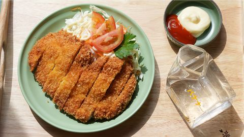 Cách làm sườn cốt lết chiên xù thơm lừng, thịt mềm, ngon khó cưỡng