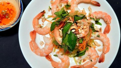 Cách làm gỏi bí đao giòn ngon với tôm ngọt thịt, ăn mãi không ngán