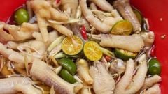  Cách làm chân gà ngâm sả tắc giòn thơm, thấm vị ngon khó cưỡng 