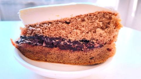 Cách làm bánh bông lan cà phê socola bông mềm xốp cho đêm Noel ngọt ngào