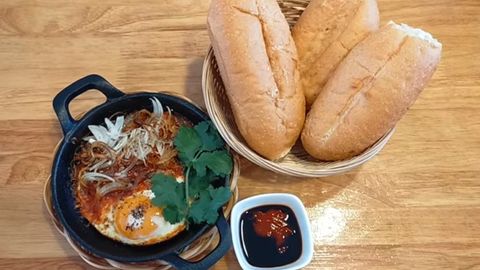 2 cách làm bánh mì cá mòi hộp ăn sáng cực ngon đơn giản dễ làm