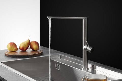 Vòi rửa chén nóng lạnh tăng áp inox 304 Malloca K061-S