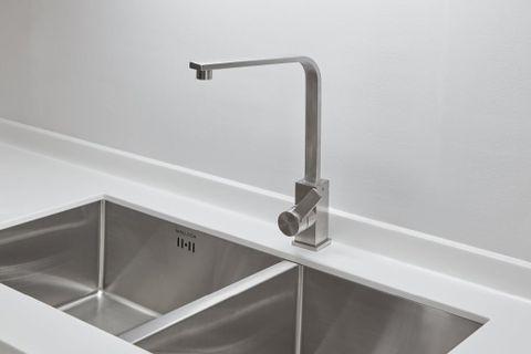 Vòi rửa chén nóng lạnh inox 304 Malloca K118-S