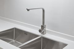  Vòi rửa chén nóng lạnh inox 304 Malloca K118-S 