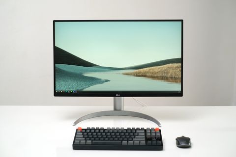 Màn hình 27 inch 4K dùng cổng USB-C giá 12 triệu đồng