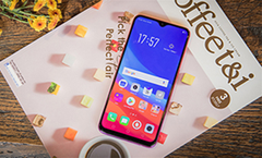  Màn hình giọt nuớc, xu huớng thiết kế của màn hình điện thoại năm 2019 