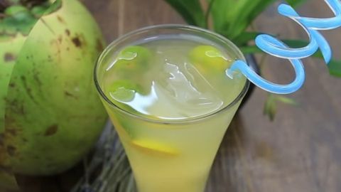 2 cách làm dừa tắc chua ngọt thanh mát giải nhiệt ngày hè nóng bức