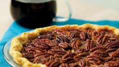  2 cách làm bánh hồ đào - pecan pie vỏ giòn thơm ngon cho ngày Lễ Tạ ơn 