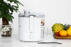  Máy ép trái cây Panasonic MJ-CS100WRA 