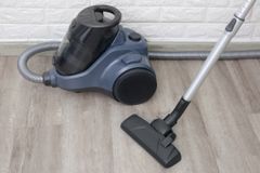  Máy hút bụi Electrolux EC41-2DB 