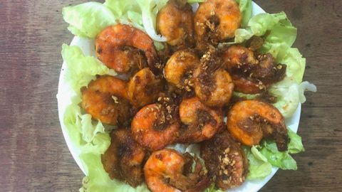 2 Cách làm tôm sú sốt bơ tỏi thơm lừng, mềm ngon ai cũng phải mê