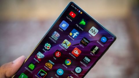 Những hình ảnh và thông tin đầu về Xiaomi Mi 11: Màn hình 6.9 inch độ phân giải 2K, chip Snapdragon 875, camera 192MP