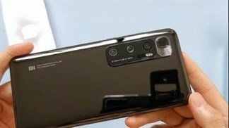 Chưa ra mắt mà Xiaomi Mi 10S đã lộ ảnh thực tế trông khá bắt mắt, với thiết kế mặt lưng cong và cụm camera giống Mi 10 Ultra