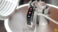  Giá rẻ mà nhiều tính năng, vòng đeo tay Xiaomi Mi Smart Band 6 