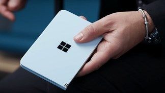 Đợi mãi chưa thấy Microsoft trình làng, chàng thanh niên đã tự tạo ra chiếc Surface Duo có một không hai của riêng mình