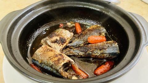 2 Cách làm cá nục kho cay hấp dẫn ngon miệng chống ngán bữa cơm