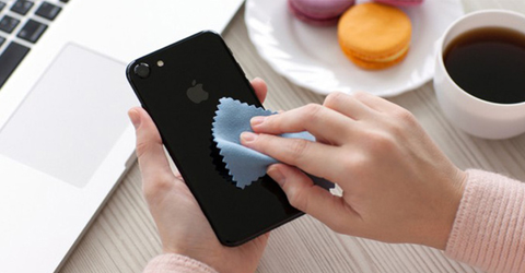 Cách tẩy vết mực trên ốp lưng, vỏ điện thoại hiệu quả, nhanh chóng