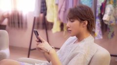 Thánh soi công nghệ: Smartphone OPPO bí ẩn bất ngờ xuất hiện trong MV Making 'Có chắc yêu là đây', bạn có nhận ra máy nào không? 