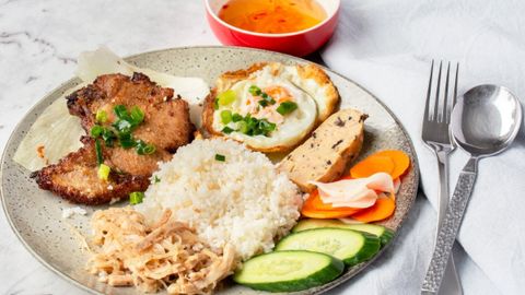 Khám phá các món ăn đường phố Sài Gòn đặc trưng, độc đáo ngon khó cưỡng