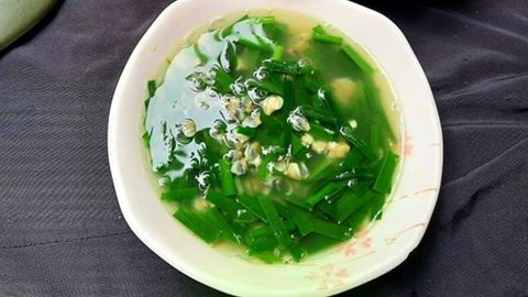 Cách làm canh hến nấu hẹ ngon, đơn giản đối vị cho bữa cơm nhà