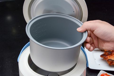 Nồi cơm nắp gài Happycook HC-60-Xanh