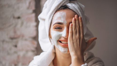 Các cách làm mặt nạ tại nhà từ thiên nhiên giúp chăm sóc da chắc khoẻ