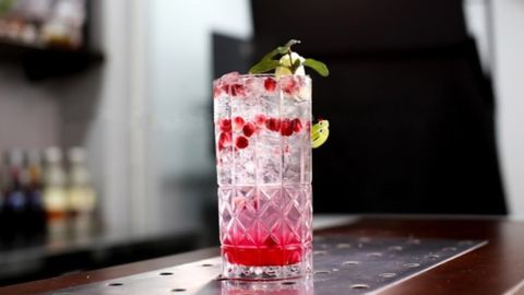 Cách pha shirley temple mocktail không cồn quyến rũ cực kì đơn giản